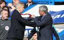 Ông Wenger không hối hận khi xô HLV Mourinho