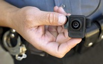 Mỹ đẩy mạnh gắn camera cho cảnh sát trên cả nước