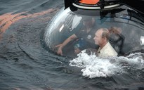 Ông Putin lặn xuống biển Đen khi thăm Crimea