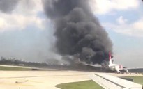 Mỹ: Máy bay bốc cháy, 15 người bị thương