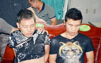 Bắt quả tang 2 thanh niên vận chuyển 40 bánh heroin