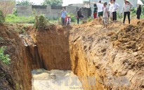 Đồng Nai: Một doanh nghiệp chôn bùn thải gần khu dân cư