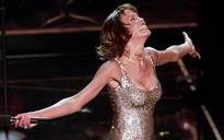 Whitney Houston “sống lại” trên sân khấu sau 3 năm đột tử
