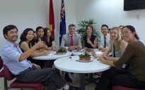 Người Úc đón nhận quả vải tươi Việt Nam