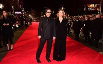 Johnny Depp và Amber Heard “tay trong tay” trên thảm đỏ