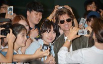 Tom Cruise điển trai trong vòng vây “fan” Hàn