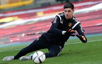 Chelsea nhận hung tin: Courtois nghỉ 2 tháng