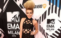 Những bộ đầm xấu tệ tại MTV EMAs