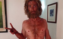 Chris Hemsworth gây sốc khi khoe thân hình gầy còm