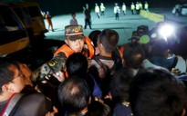 Vụ lật tàu Trung Quốc: 65 người chết, hơn 370 người mất tích