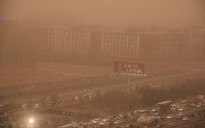 Trung Quốc oằn người đón bão cát