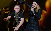 Madonna ra tòa bắt con về nhà nghỉ lễ