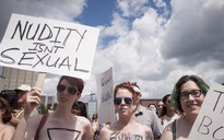 Diễu hành ủng hộ "ngực trần" ở Canada