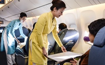 Hành khách nói gì về đồng phục mới của Vietnam Airlines?