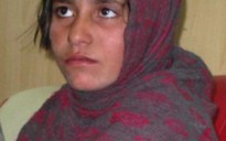 Taliban ép bé gái 10 tuổi đánh bom tự sát