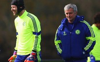 HLV Mourinho đau lòng nhìn "công thần" Cech ra đi