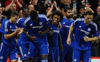 Chelsea vượt khó, Arsenal thua to