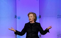 Bà Clinton bị tai tiếng trước tranh cử