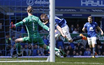 Everton - M.U 3-0: Van Gaal chê học trò