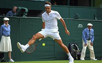 Federer lại tái hiện cú đánh qua 2 chân kinh điển