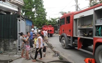 Ghen tuông, chồng khóa trái cửa, đổ xăng đốt nhà