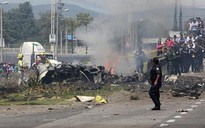Máy bay rơi, bốc cháy trên đường cao tốc ở Mexico