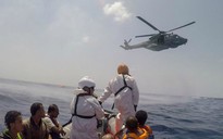 Lật thuyền chở 700 người ở Địa Trung Hải