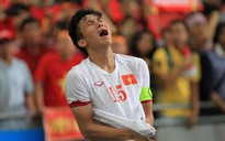 Chùm ảnh U23 Việt Nam khóc nấc sau trận "tự thua" Myanmar