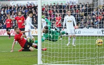 HLV Van Gaal: M.U quá xui xẻo ở trận thua Swansea