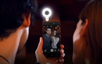 Selfie Flash, cứu tinh của những tín đồ chụp tự sướng