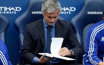 Mourinho có “thọ” hết mùa?