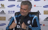 HLV Mourinho mượn Fabregas chọc quê Wenger