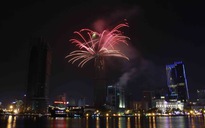 Sài Gòn rực sáng pháo hoa chào năm mới!