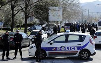 Lại bắt cóc con tin tại Pháp