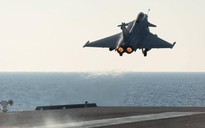 Tổng thống Pháp bất ngờ thăm tàu sân bay chống IS