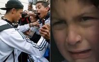 Ronaldo lại khiến fan nhí bật khóc