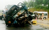 Xe đón dâu tai nạn trên cao tốc Nội Bài-Lào Cai, 11 người thương vong