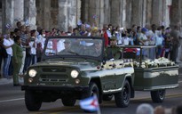 Tro cốt lãnh tụ Fidel Castro đi dọc đất nước