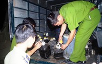 Gom 1.000 lít dầu, mỡ động vật đã sử dụng đem bán ở Hà Nội