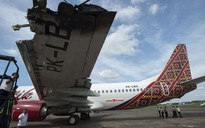 Hai máy bay Indonesia va quẹt trên đường băng