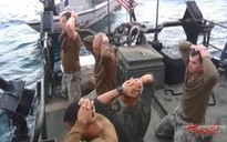 Hải quân Mỹ “mắng xối xả” các thủy thủ quỳ gối trước quân Iran