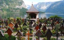 Ngôi nhà xương sọ giữa ngôi làng đẹp nhất nước Áo