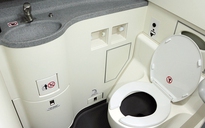 Phát hiện thi thể trẻ sơ sinh trong toilet máy bay
