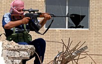 Chưa kịp vung dao, đao phủ IS bị "kẻ bắn tỉa Mosul" triệt hạ