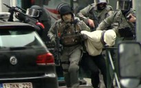 Nghi phạm khủng bố Paris đòi dẫn độ gấp đến Pháp