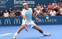 Federer đối mặt “máy giao bóng”