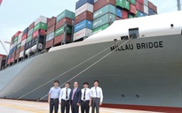 Việt Nam đón tàu siêu vận tải cập cảng Cái Mép
