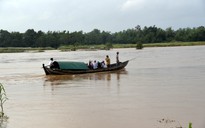 Miền Trung: Lũ trên các sông đạt đỉnh, nhiều nơi bị cô lập