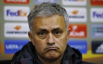 Mourinho “méo mặt” vì thời tiết Ukraine