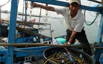 Bắn đạn bi, tàu Hải cảnh Trung Quốc áp sát nhiều giờ tàu cá Việt Nam